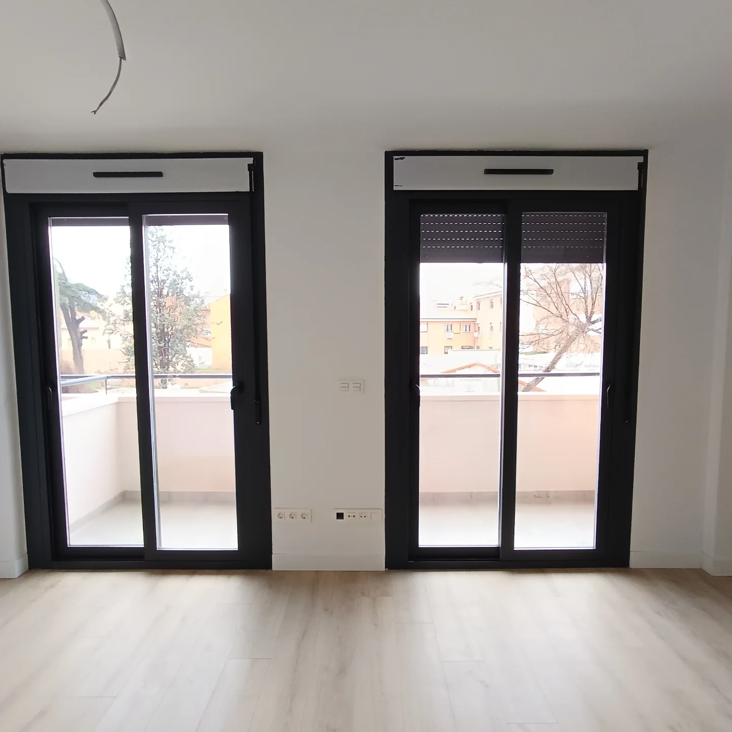 Ventanas de aluminio instaladas por Aluminios Cares en Fuenlabrada