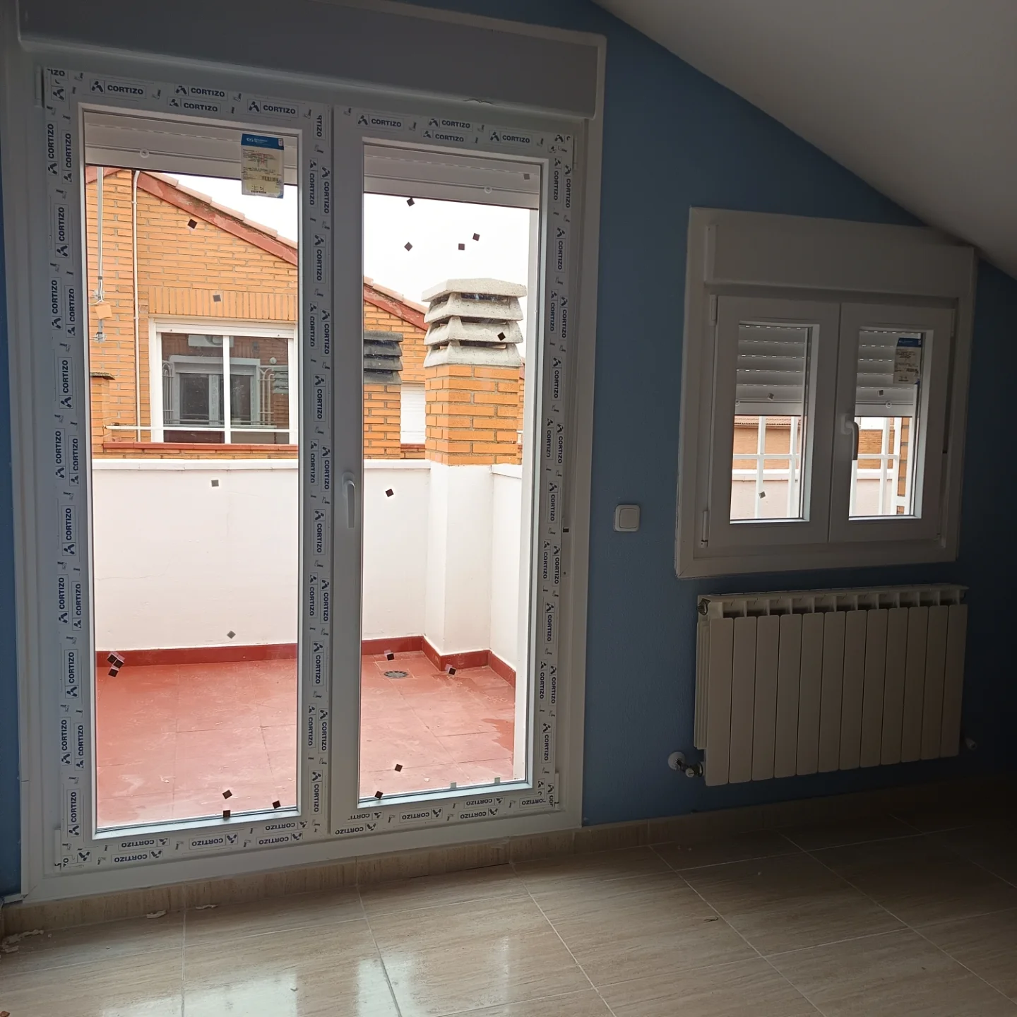 Ventanas de PVC instaladas por Aluminios Cares en Fuenlabrada